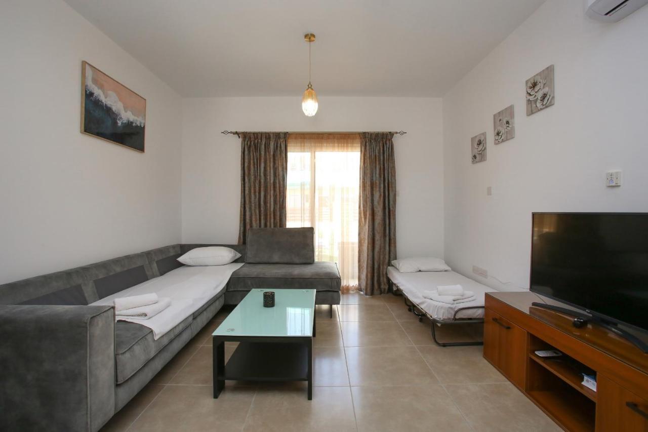 Star House Villa Paphos Buitenkant foto
